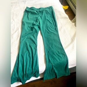 So Pull On Flare High Rise pants XL Emerald green new with tags